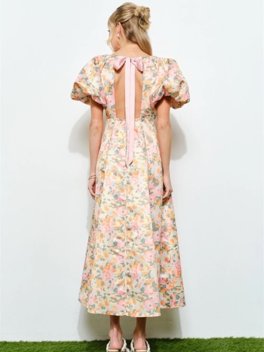 Beautiful Floral Maxi Dress With Puff Sleeves And A Bow Detail NWT - Picture 3 of 8
